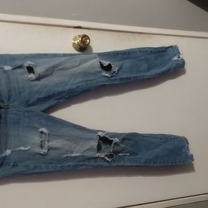 Skinny jeans ripped